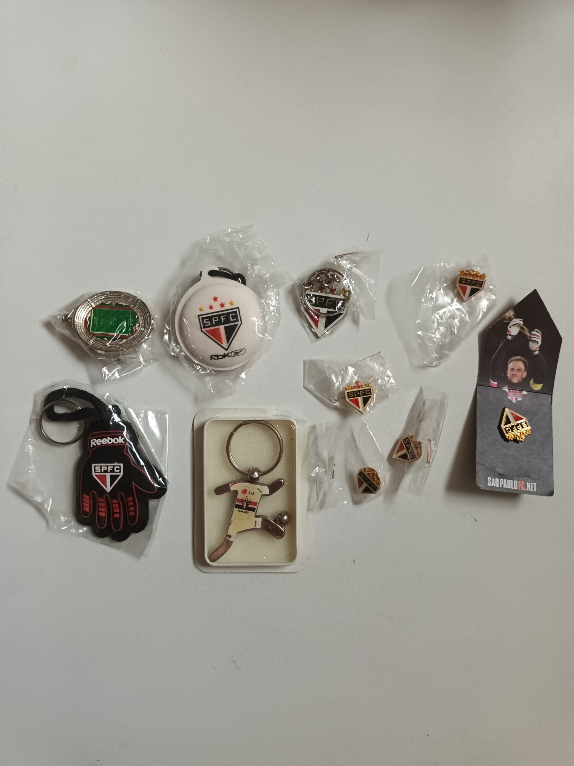 Kit 5 chaveiros e 5 pins SPFC